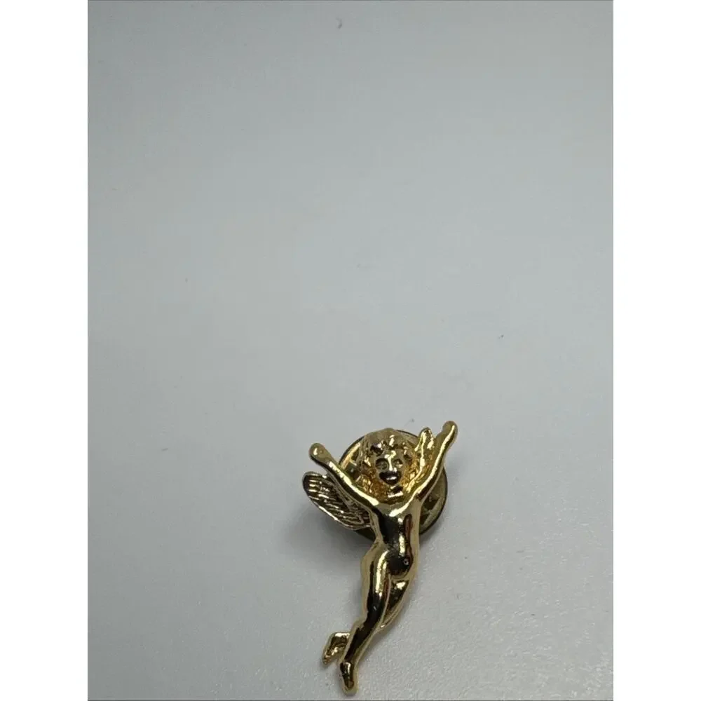 Cherub Angel Praising Gold Tone Vintage Lapel Pin